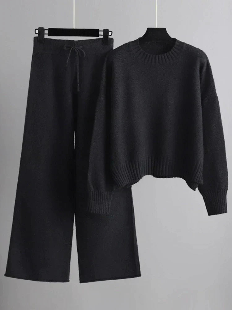 OHMIQUE | Elegant Knit Duo